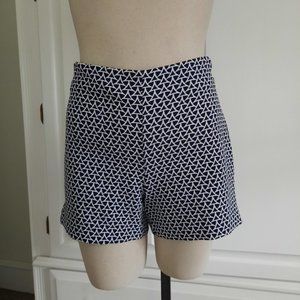 Vintage  NWT Banana Republic Navy and White mid rise shorts, size 2
